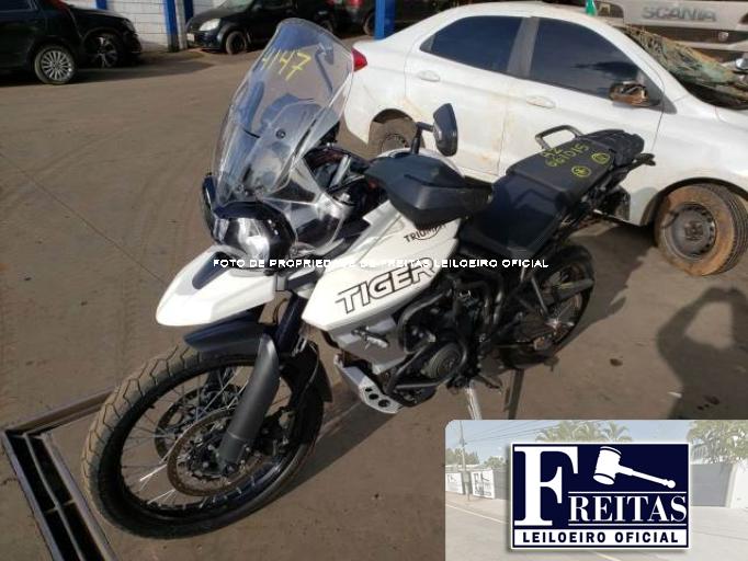 TRIUMPH TIGER 800 18/18