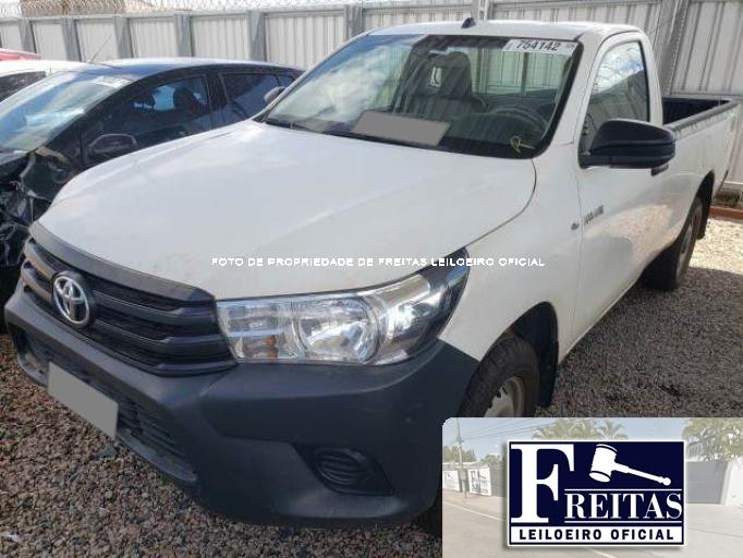 TOYOTA HILUX CS 18/18