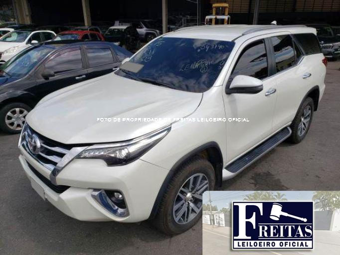 TOYOTA HILUX SW4 18/18