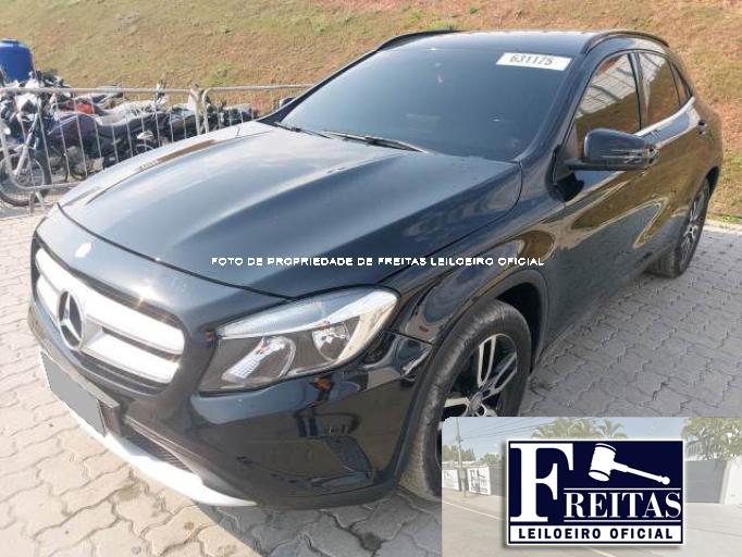 MERCEDES BENZ GLA 200 16/16